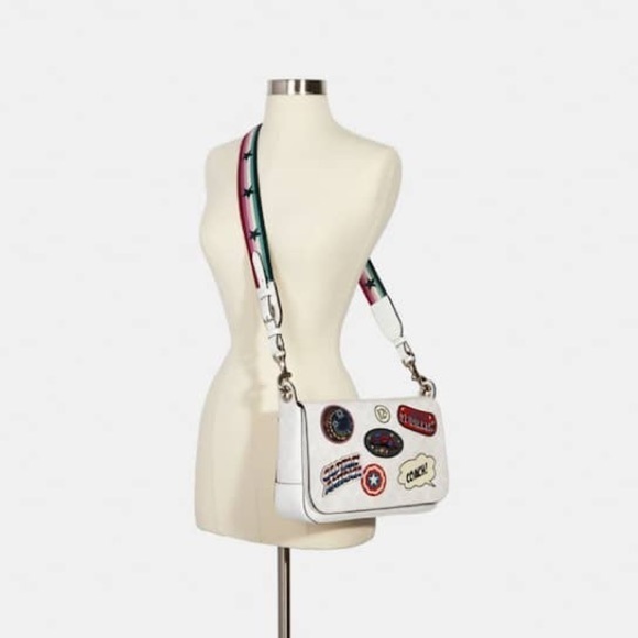 Coach Marvel Jes Messenger In Signature Canvas With Patches. - Picture 5 of 10